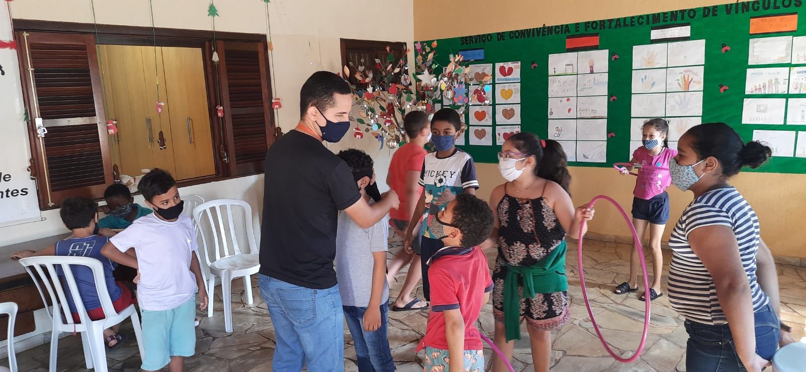 SCFV LUIZA II - Trabalha educação nas escolas e nos lares.